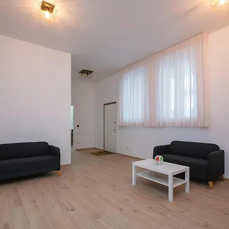 Guest house Casa Sforza Fondazione Prada 4*