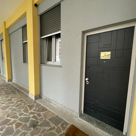 Guest house Casa Sforza Fondazione Prada 4*